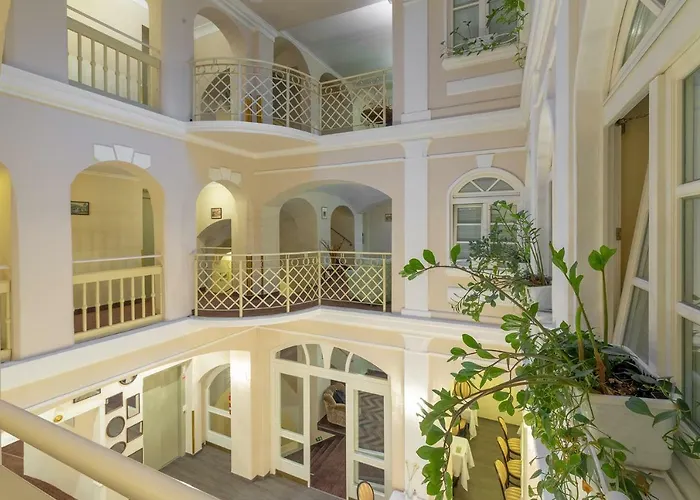 Promenada Romantic Hotel